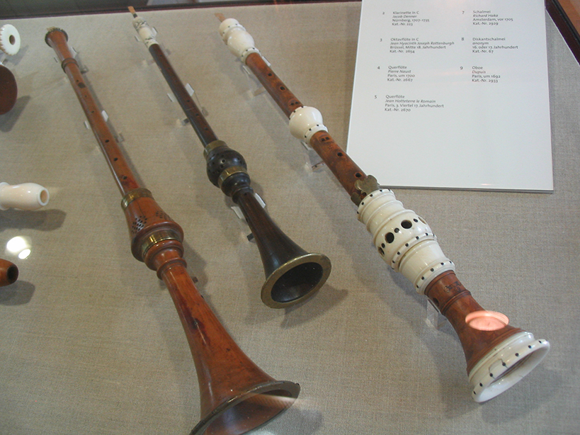 From left to right: shawm, treble shawm, and Baroque oboe.