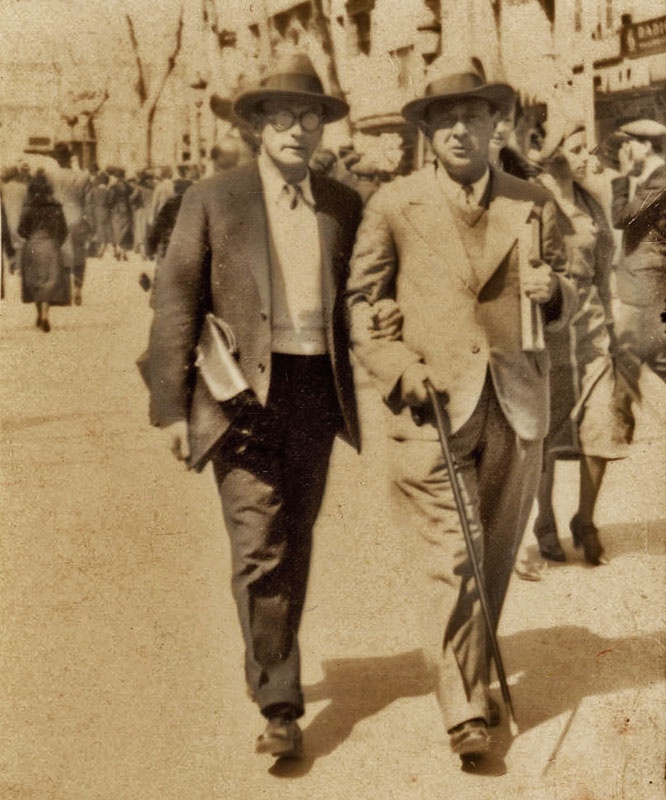Anton Webern (l) and Arnold Schoenberg (r) in 1908